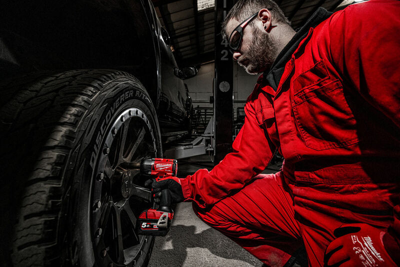 MILWAUKEE M18 FUEL™ 1/2” Aku rázový uťahovák s poistným kolíkom M18FMTIW2P12-0X