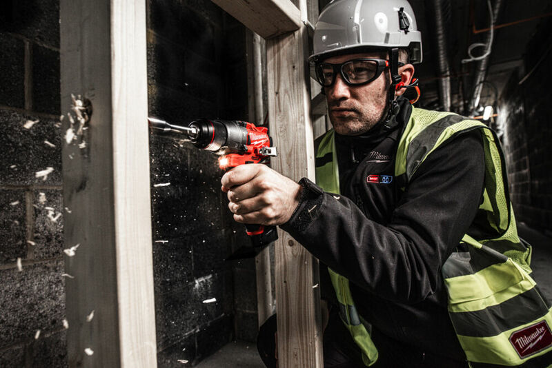 MILWAUKEE M12 FUEL™ Aku vŕtačka s príklepom - kompaktná M12FPD2-202X
