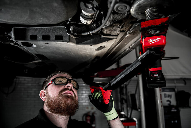 MILWAUKEE M12™ Podvozkové svetlo M12UCL-0