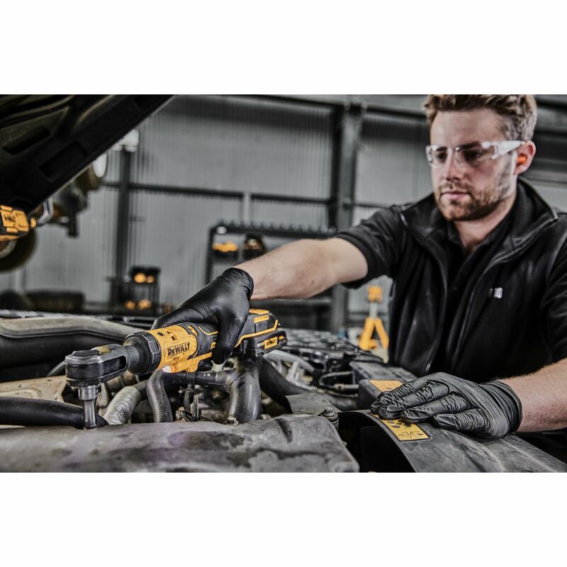 DEWALT 18V XR 1/2" aku račňa, 1x 2,0 Ah DCF512D1G-QW