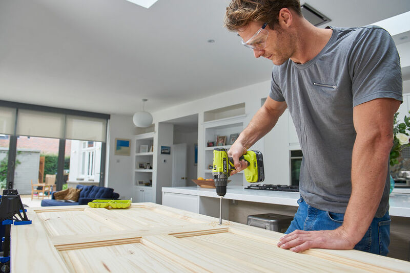 RYOBI 18V ONE+™ Aku vŕtačka s príklepom R18PD2-220S