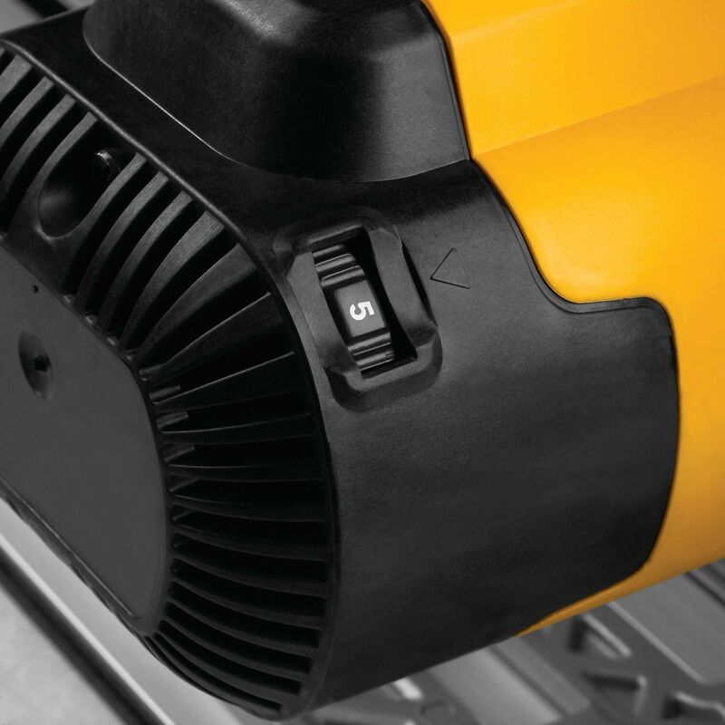 DEWALT Elektrická ponorná píla, 1 300W DWS520KT-QS