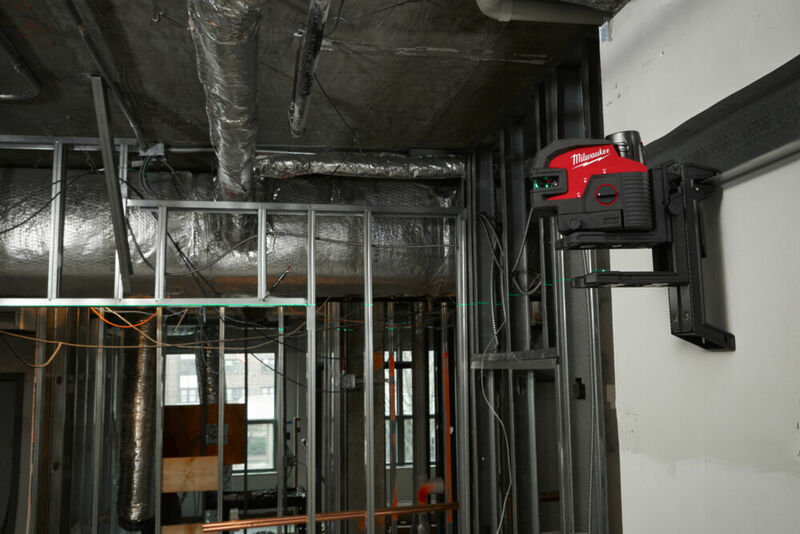 MILWAUKEE M12™ Kombinovaný krížový/4-bodový laser - zelený M12CLL4P-0C