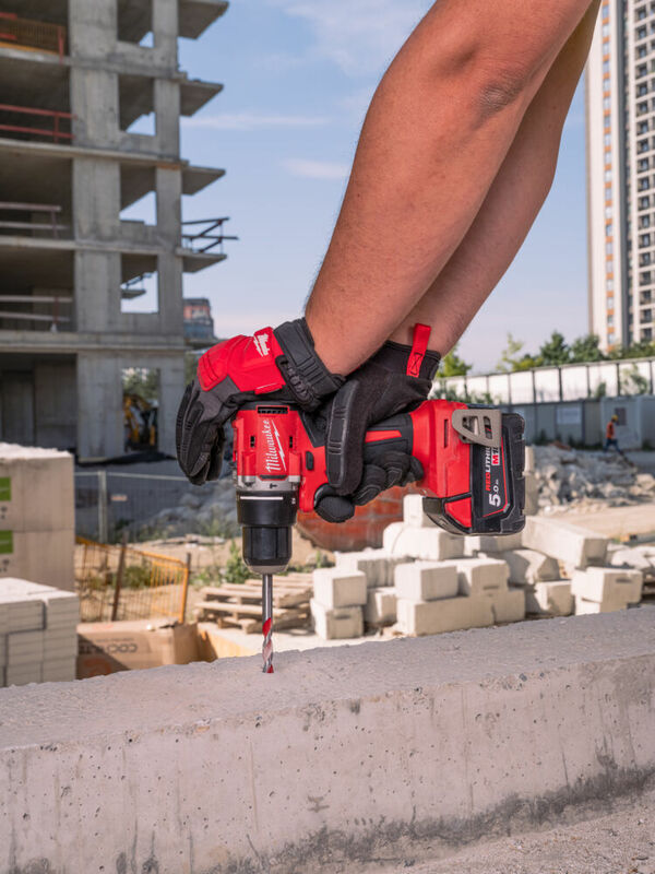 MILWAUKEE M18™ Aku vŕtačka s príklepom - kompaktná M18BLPDRC-502C