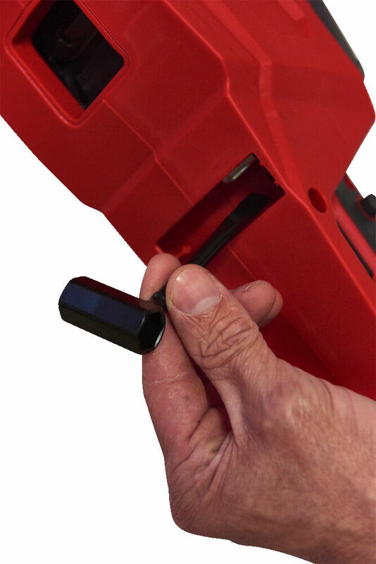 MILWAUKEE M18 FUEL™ Reťazová píla 35 cm M18FCHS35-122
