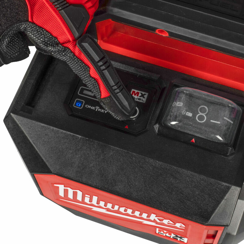 MILWAUKEE MX FUEL™ Kufríkový vibrátor na betón MXF CVBC-0