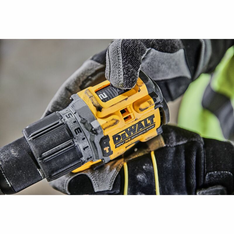 DEWALT 18V XR Aku vŕtačka s príklepom, bez aku DCD805NT-XJ
