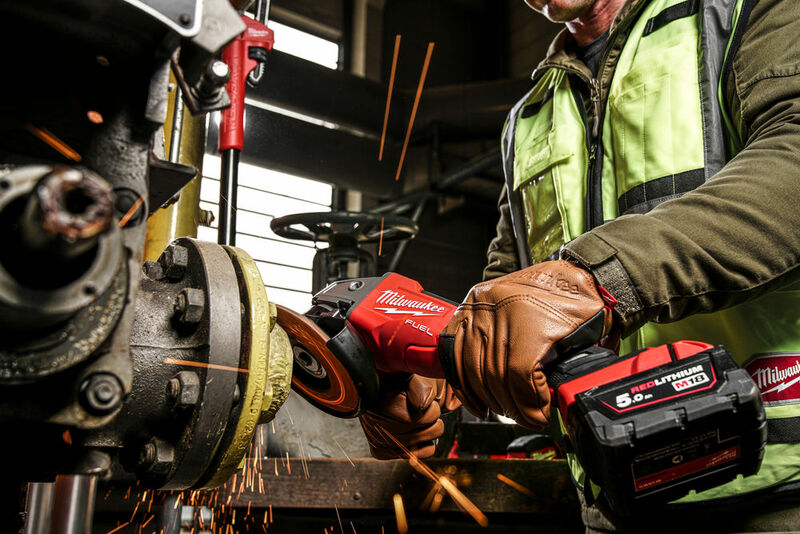 MILWAUKEE M18 FUEL™ 125 mm uhlová brúska s reguláciou a lopatkovým spínačom M18FSAGV125XPDB-0X
