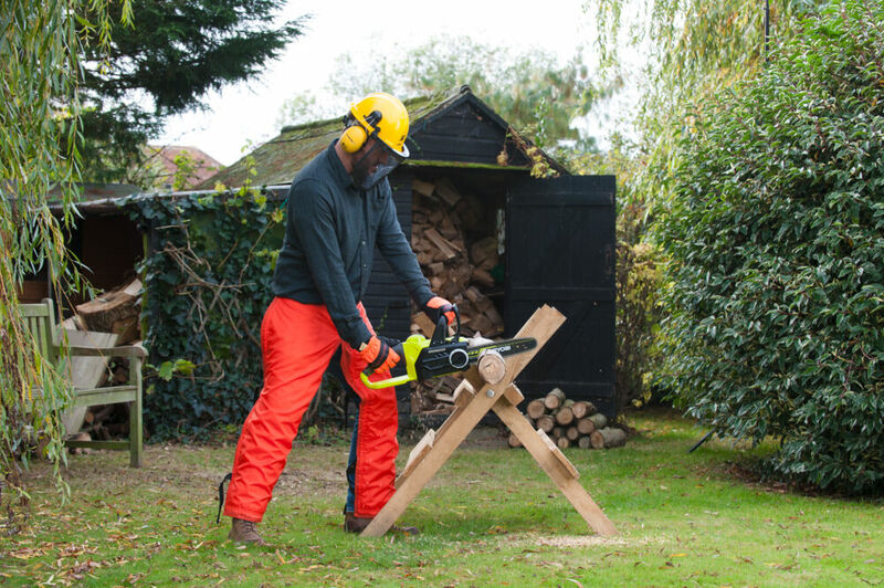 RYOBI 18V ONE+™ Reťazová píla 30 cm OCS1830
