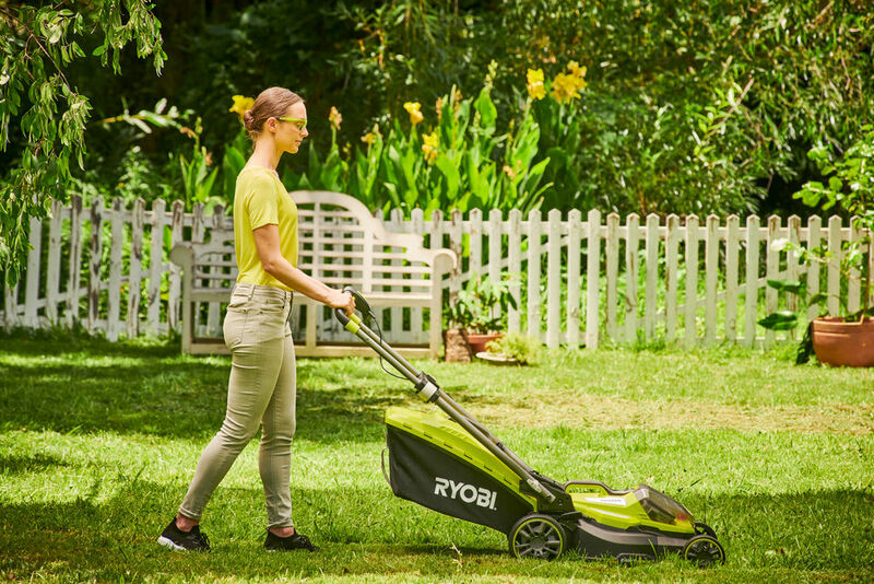 RYOBI 18V ONE+™ Akumulátorová záhradná kosačka 40 cm RY18LMX40A-0