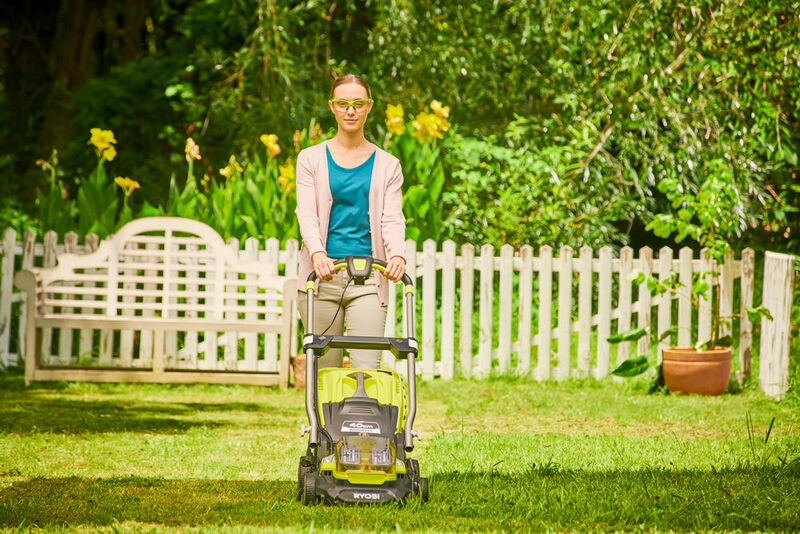 RYOBI 18V ONE+™ Akumulátorová záhradná kosačka 40 cm RY18LMX40A-0