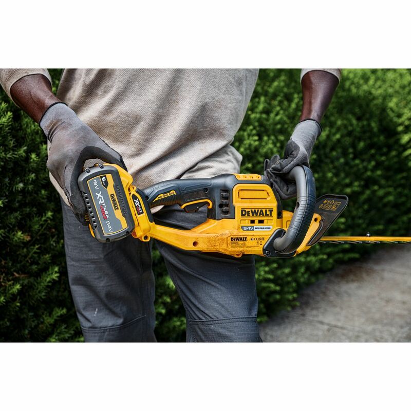 DEWALT 54V XR FLEXVOLT™ Aku plotostrih 65 cm, 1x 9,0 Ah DCMHT573X1-QW