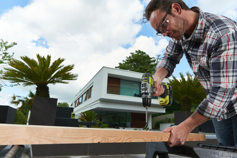 RYOBI 18V ONE+™ Aku vŕtačka s príklepom R18PDBL-252S