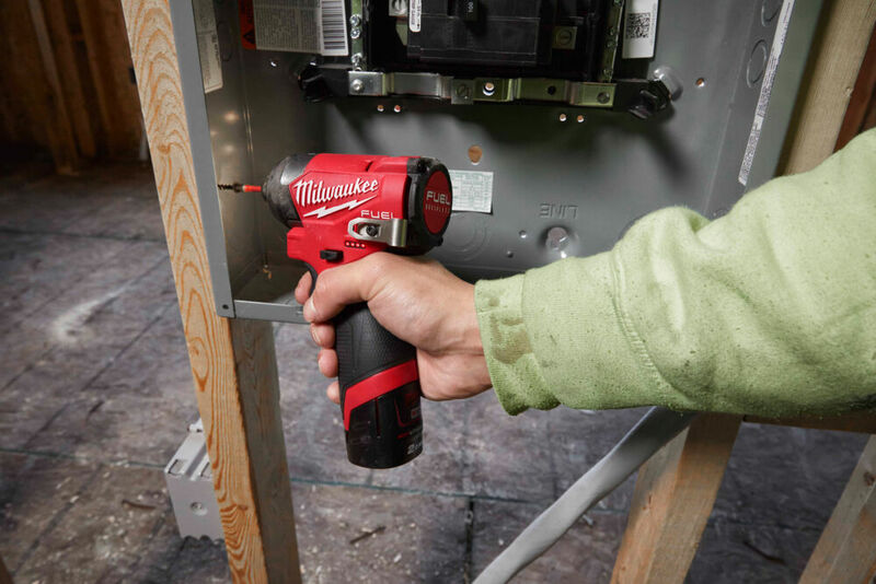 MILWAUKEE M12 FUEL™ 1/4” Hex aku rázový uťahovák - kompaktný M12FID2-202X