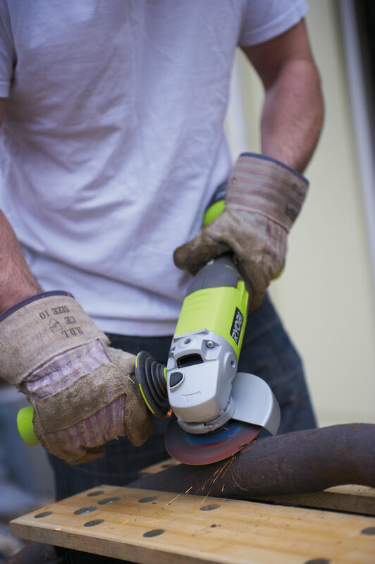 RYOBI 18V ONE+™ 115 mm uhlová brúska R18AG-0