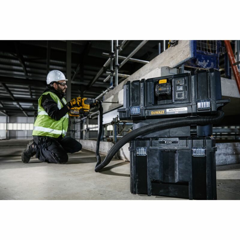 DEWALT 54V XR FLEXVOLT™ Aku vysávač TSTAK triedy M + diaľkové ovládanie, 2x 6,0 Ah DCV586MT2-QW