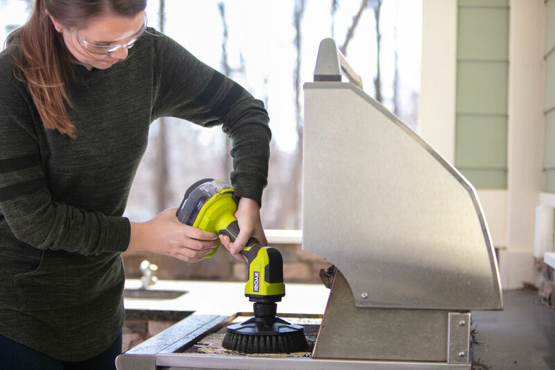 RYOBI 18V ONE+™ Aku kompaktný kartáč R18CPS-0
