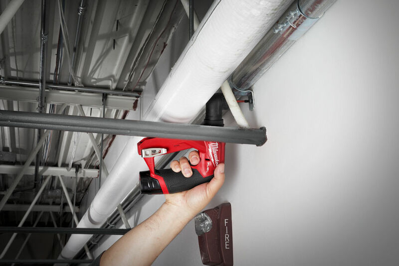 MILWAUKEE M12 FUEL™ Aku vŕtačka bez príklepu s vymeniteľným skľučovadlom M12FDDXKIT-202X