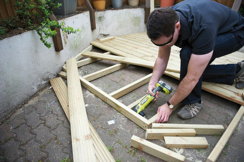 RYOBI 18V ONE+™ Pravouhlá vŕtačka RAD1801M