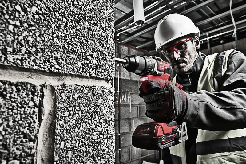 MILWAUKEE M18™ Aku vŕtačka s príklepom M18CBLPD-422C