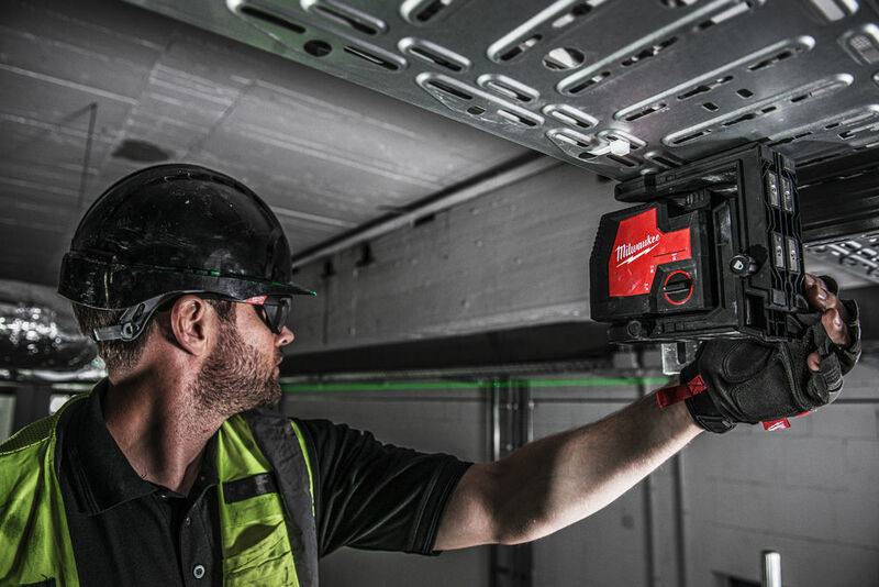 MILWAUKEE L4 USB Krížový laser - zelený L4CLL-301C