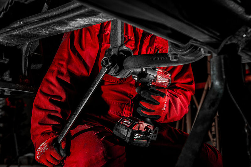 MILWAUKEE M18 FUEL™ 1/2” Aku rázový uťahovák s poistným kolíkom M18FMTIW2P12-502X