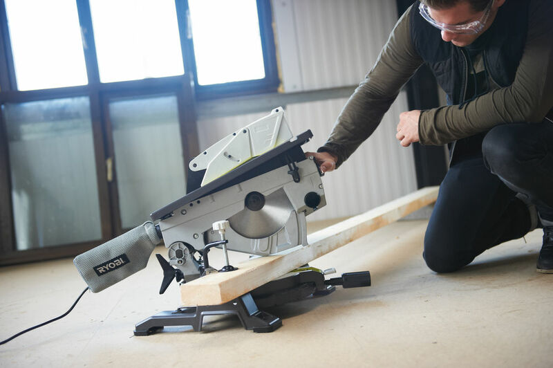RYOBI 1800 W 254 mm pokosová píla RTMS1800-G