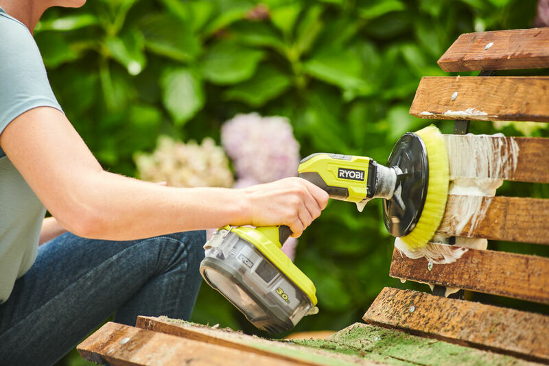 RYOBI 18V ONE+™ Aku kompaktný kartáč R18CPS-0