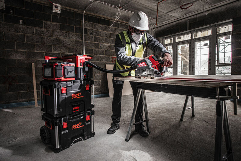 MILWAUKEE M18 FUEL™ Aku ponorná píla na drevo a plasty M18FPS55-552P