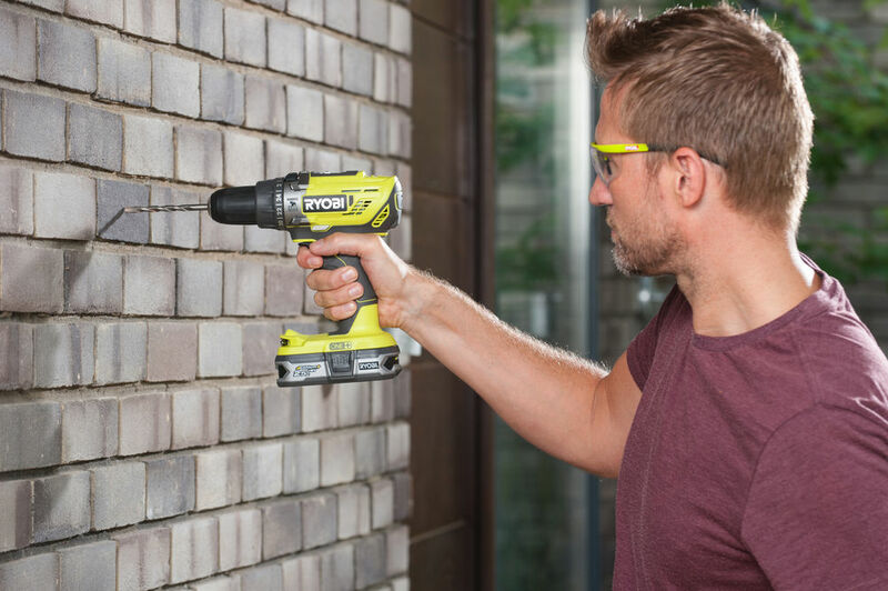 RYOBI 18V ONE+™ Aku vŕtačka s príklepom R18PD3-242S