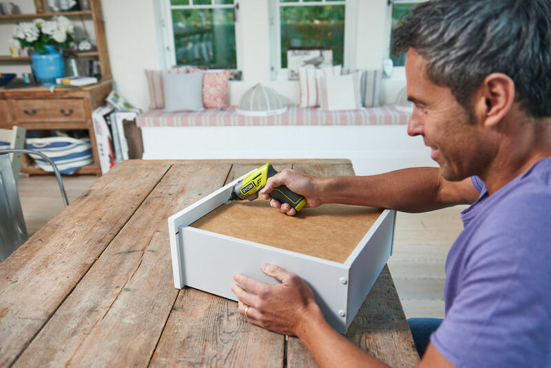 RYOBI 4V ONE+™ Aku skrutkovač ERGO