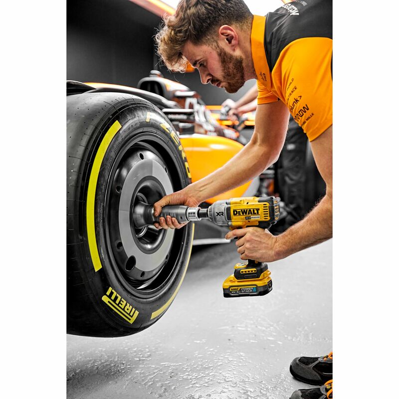 DEWALT 18V XR 1/2” Aku rázový uťahovák s poistným krúžkom, bez aku DCF900NT-XJ