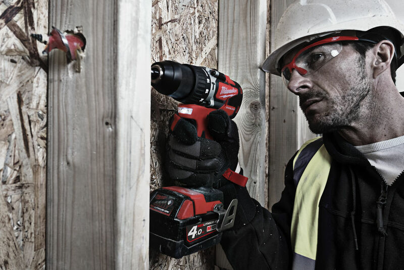 MILWAUKEE M18™ Aku vŕtačka s príklepom M18CBLPD-422C