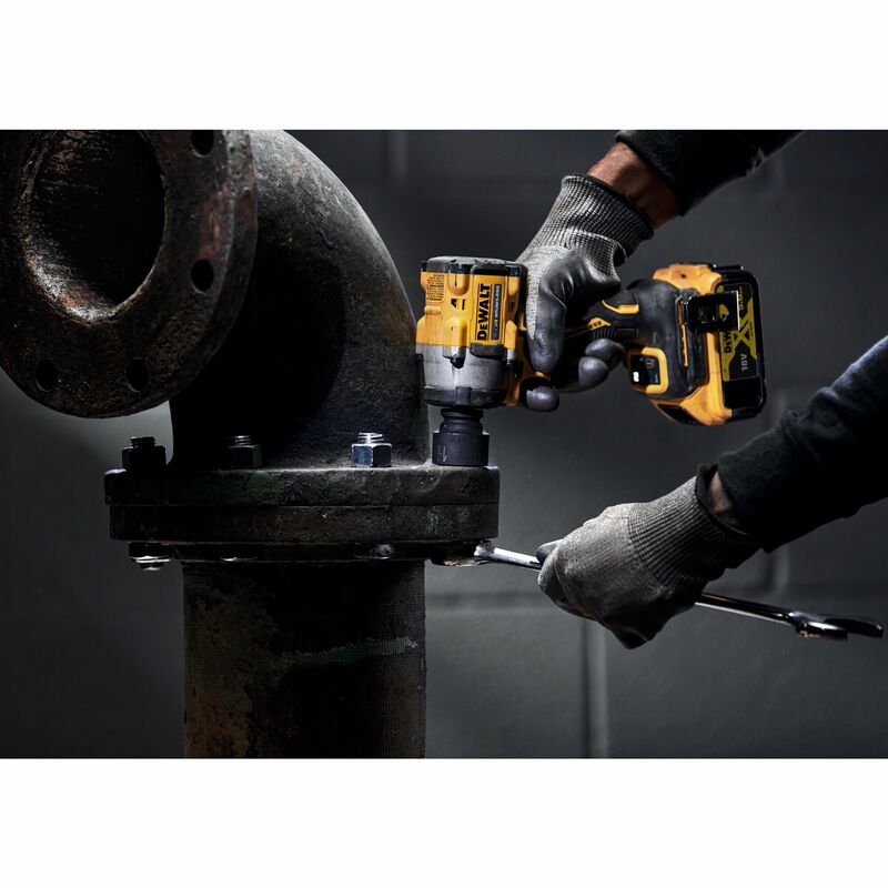 DEWALT 18V XR 1/2” Aku rázový uťahovák s poistnou guličkou, bez aku DCF922NT-XJ