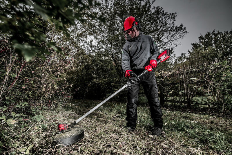 MILWAUKEE M18™ Strunová kosačka M18BLLT-0