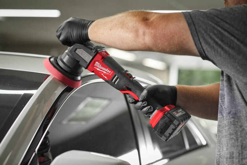 MILWAUKEE M18 FUEL™ Excentrická leštička so zdvihom 15 mm M18FROP15-502XKIT