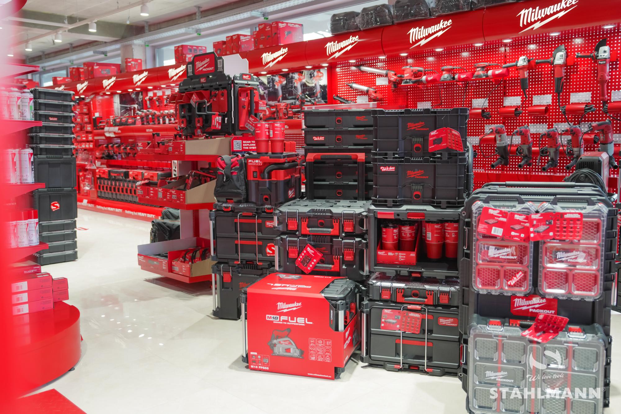 PACKOUT™ von Milwaukee bietet Ihnen robuste Aufbewahrungsmöglichkeiten für optimale Übersichtlichkeit und Ordnung Ihrer Werkzeuge. 